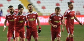 Sivasspor 4 Futbolcusuyla Yollarını Ayırdı