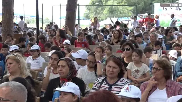 Antalya Atık Malzemelerden Elbiseleri Mankenler Tanıttı Antalya Atık Malzemelerden Elbiseleri Mankenler Tanıttı