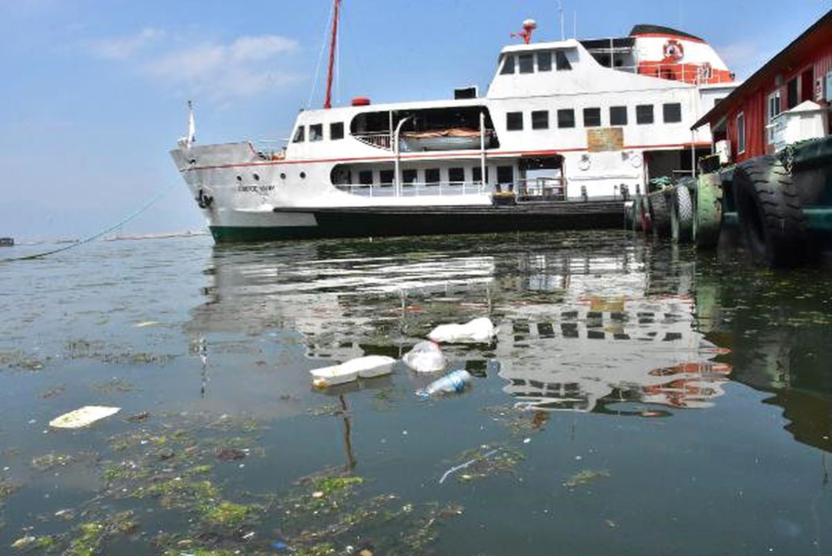 İzmir Kordon Boyunda Utandıran Görüntüler! Çöpten Geçilmiyor