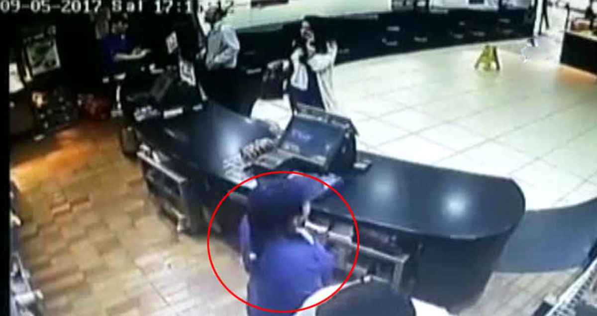Ünlü Fast Food Restoranında Çocuğa Atılan Sıcak Su, Silah Sayıldı