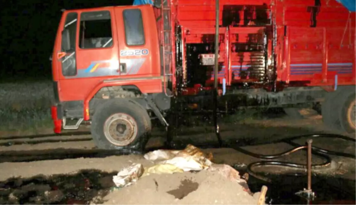 Adana'da Ham Petrol Boru Hattında Yangın