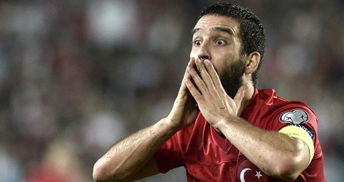 Arda Turan, Basın Mensuplarını Eleştiren Yazılar Olan Fotoğrafı Beğendi