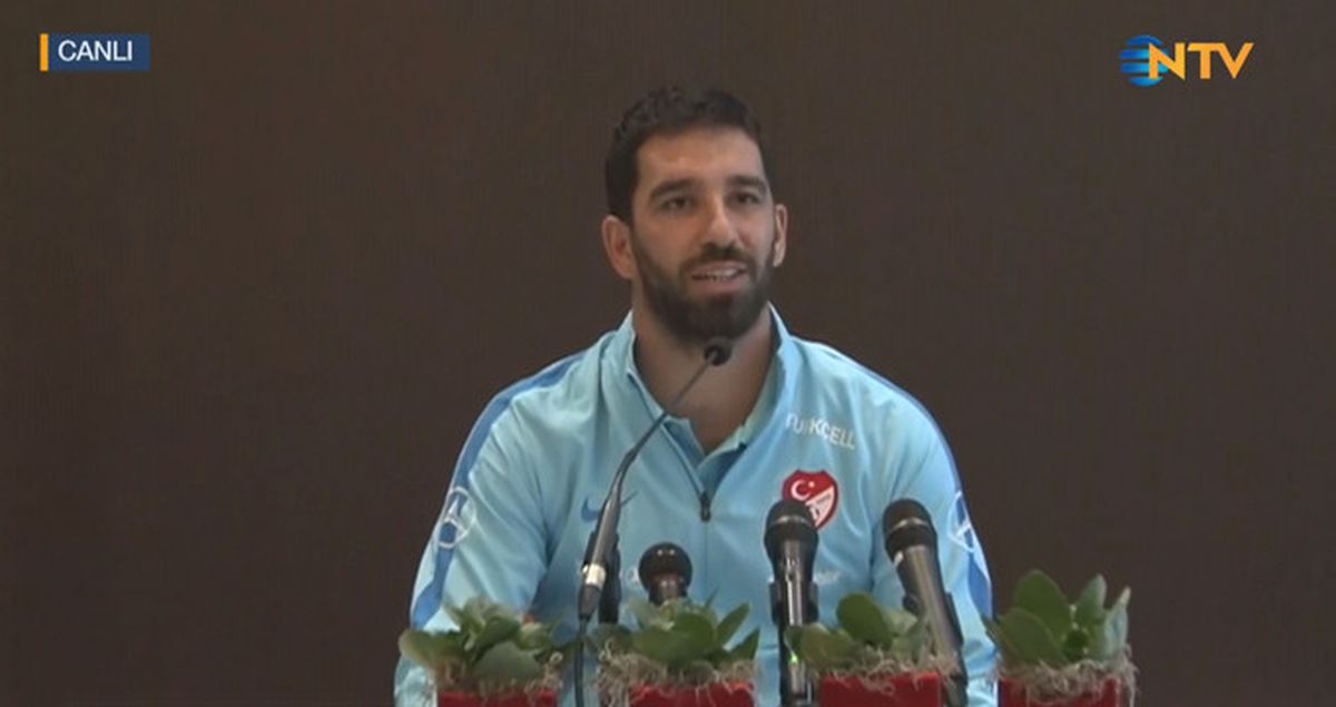 Gazeteciye Saldıran Arda Turan, Milli Takım'ı Bıraktı