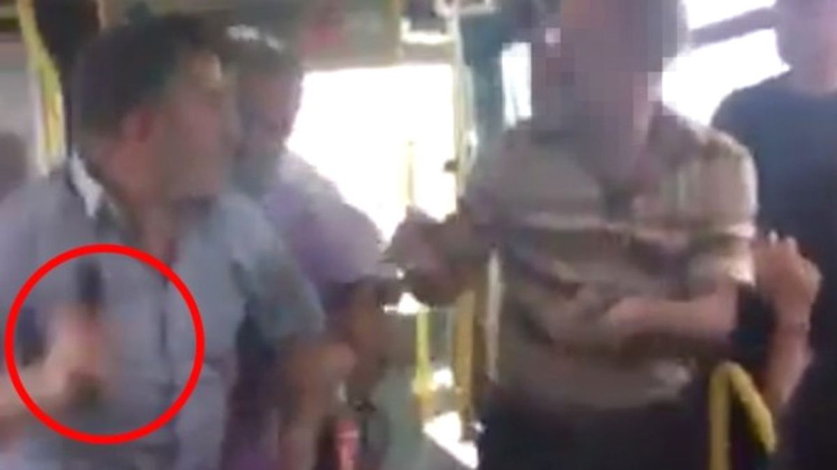 Metrobüste Şoförle Tartışan Yolcu, Silahını Çekip Tehditler Savurdu