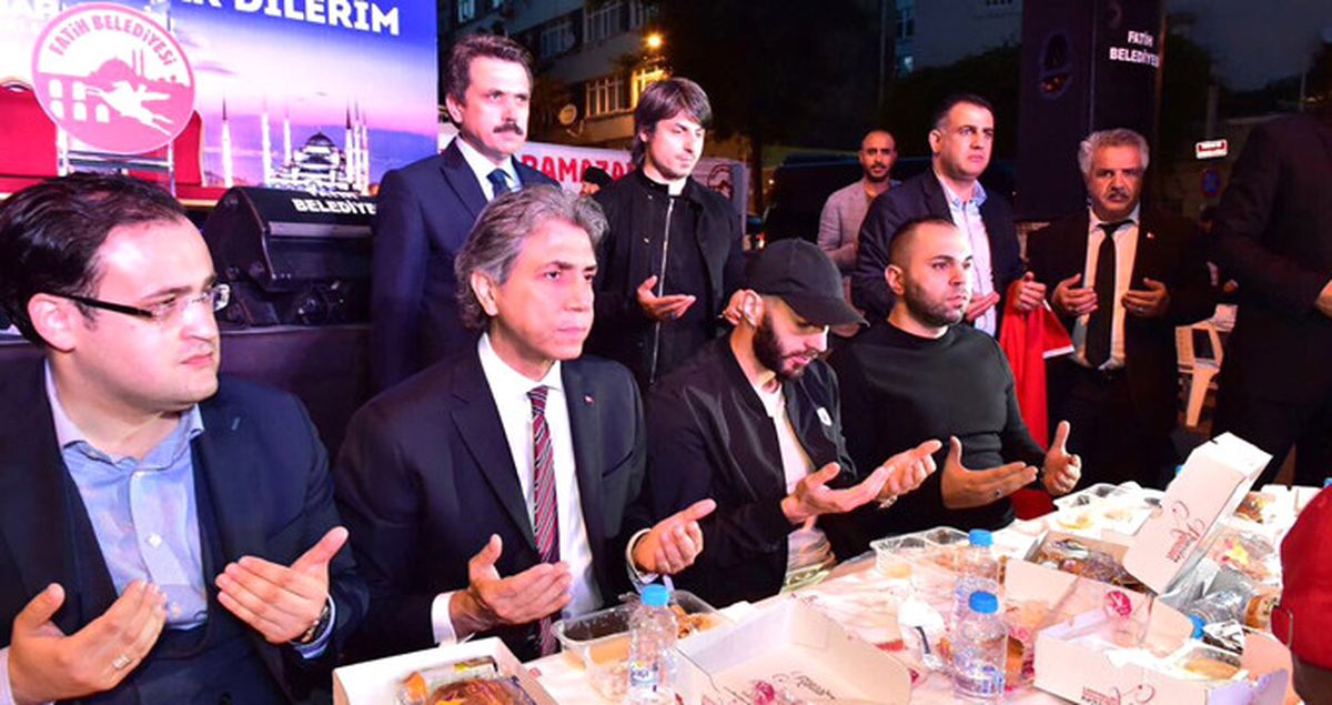 Real Madridli Benzema, Fatih'teki Sokak İftarına Katıldı