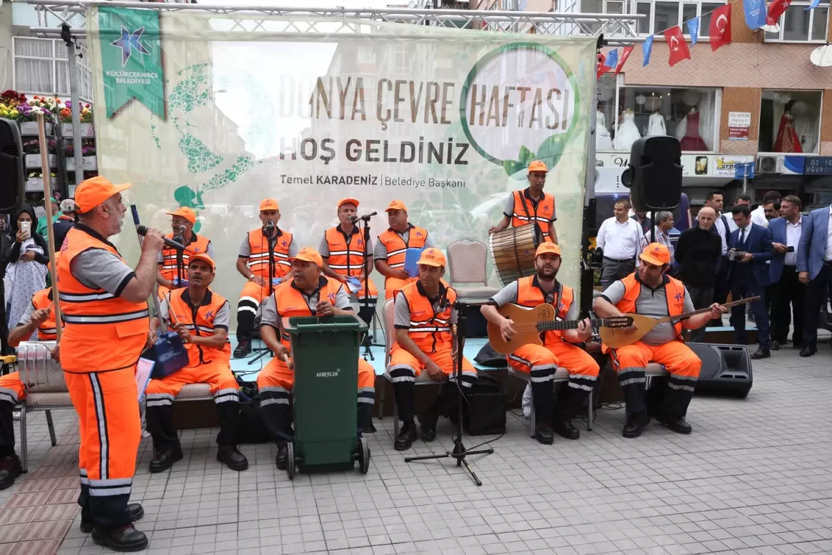 Temizlik İşçileri Verdikleri Konserle Kulakların Pasını Sildi
