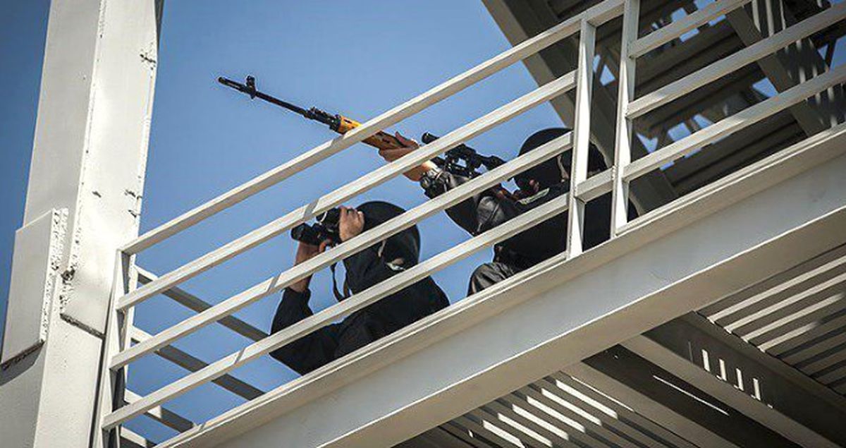 İran'da Canlı Bombalar Patladı, Çifte Saldırıyı DEAŞ Üstlendi