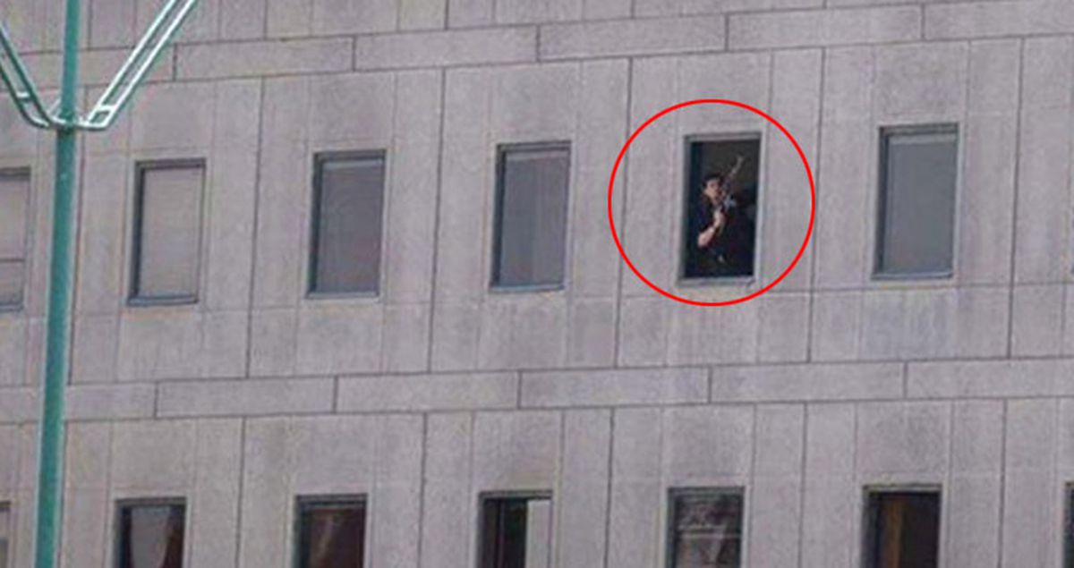 İran Meclisi'nde 4 Kişiyi Rehin Alan Terörist Kendini Patlattı
