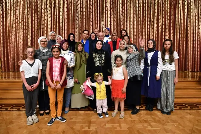 Kahraman'dan Kadın Milletvekilleri ve 15 Temmuz Şehit Yakınlarına İftar Kahraman'dan Kadın Milletvekilleri ve 15 Temmuz Şehit Yakınlarına İftar