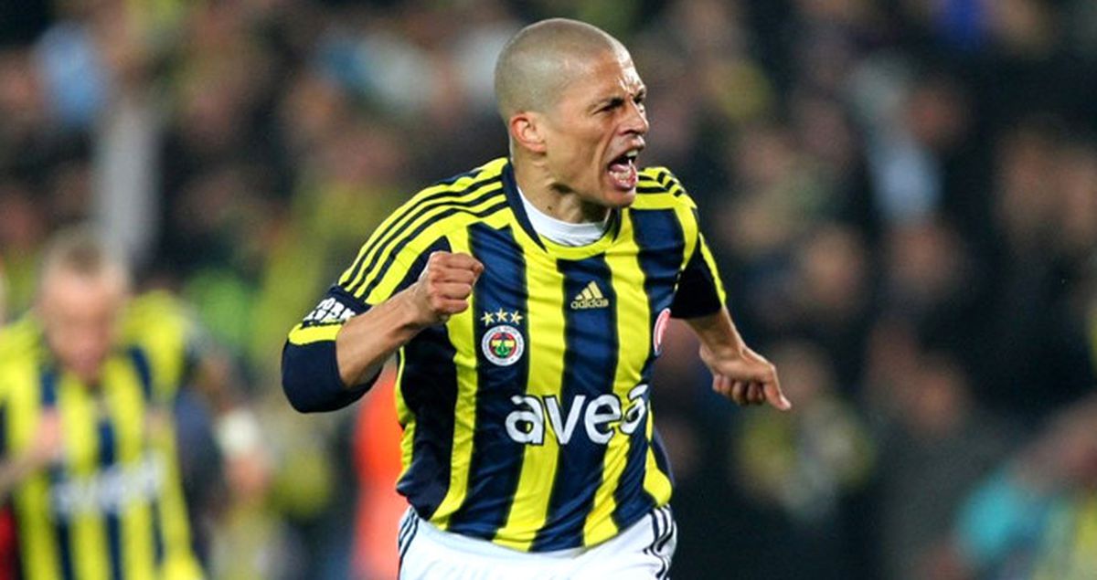 Manchester Cityli Yıldız Fernando İtiraf Etti: Beni En Çok Zorlayan İsim Alex Oldu