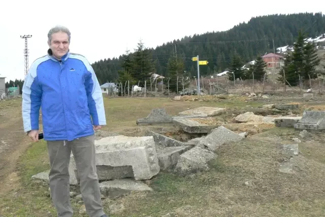 Süleyman Felek'in Kabirleri Tahrip Edildi