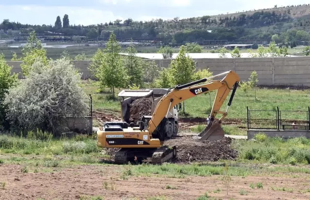 Zırhlı Birlikler'den Geçecek Bulvar İçin İlk Kazma Vuruldu