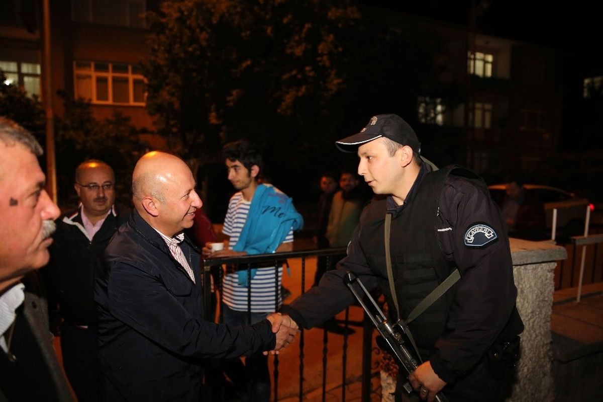 Belediye Başkanından, İftar Sonrası Polis Ziyareti