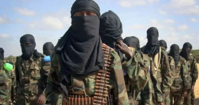 Eş-Şebab Somali'de Askeri Üsse Saldırdı
