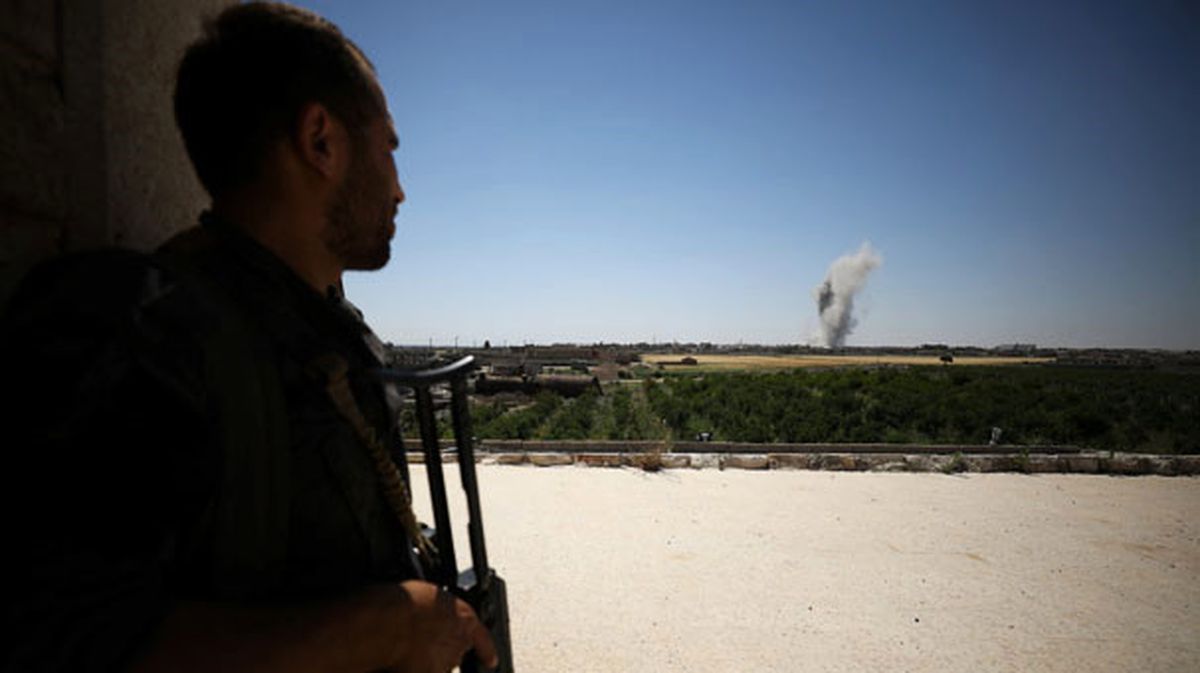 Rakka Operasyonunda Uçaktan Halka Bildiri Atıyorlar: Fırat Nehri'ni Geçeni Vururuz