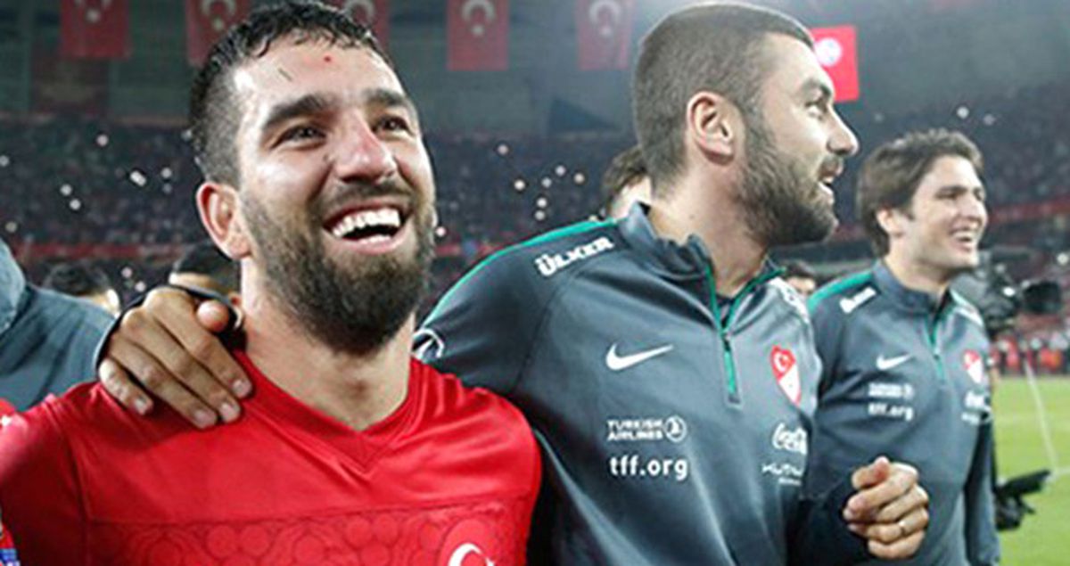 Burak Yılmaz'dan Arda Turan'a: Ben de Milli Takımı Bırakıyorum