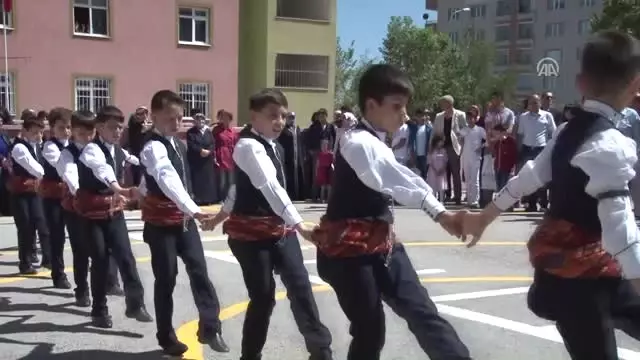 Doğu Anadolu'da Karne Heyecanı Doğu Anadolu'da Karne Heyecanı