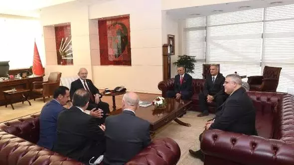 Kılıçdaroğlu, Antalya Yörük İlbeyi Osman Çiçekdağı ve Hemşehri Derneklerinin Temsilcilerini Kabul...