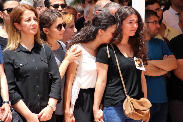 Batman şehit Aybüke öğretmeni uğurladı