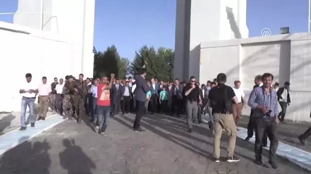 Içişleri Bakanı Soylu, 1071 Malazgirt Zafer Anıtı'nı Gezdi, Esnafı Ziyaret Etti Içişleri Bakanı Soylu, 1071 Malazgirt Zafer Anıtı'nı Gezdi, Esnafı Ziyaret Etti