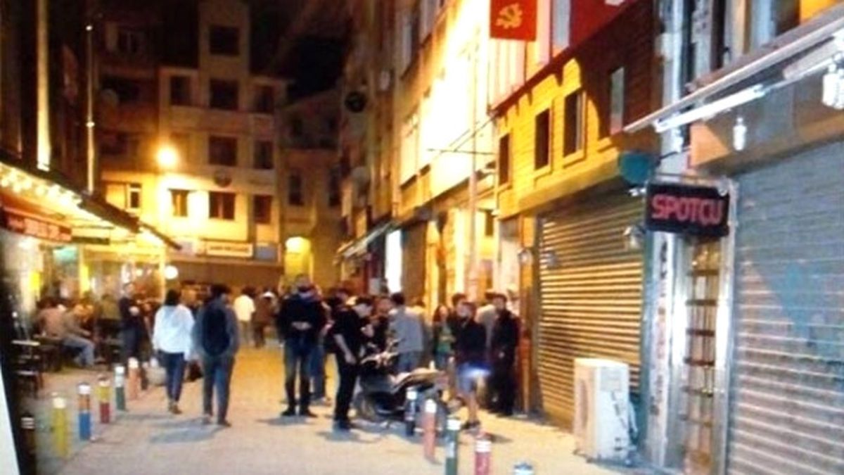 HTKP'li Grup, TKP'nin Kadıköy'deki Binasına Taş ve Sopalarla Saldırdı