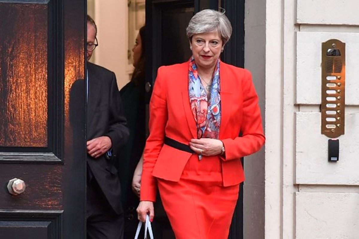 İngiliz Parlamenterden Theresa May'e İlginç Benzetme: O Artık Yürüyen Bir Ölü