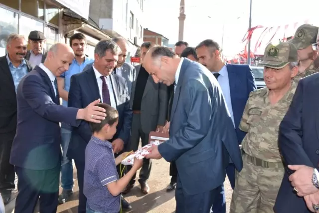 Vali Azizoğlu, Mehmetçikle İftar Yemeğinde Bir Araya Geldi Vali Azizoğlu, Mehmetçikle İftar Yemeğinde Bir Araya Geldi