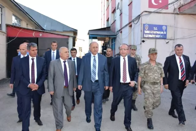 Vali Azizoğlu, Mehmetçikle İftar Yemeğinde Bir Araya Geldi Vali Azizoğlu, Mehmetçikle İftar Yemeğinde Bir Araya Geldi