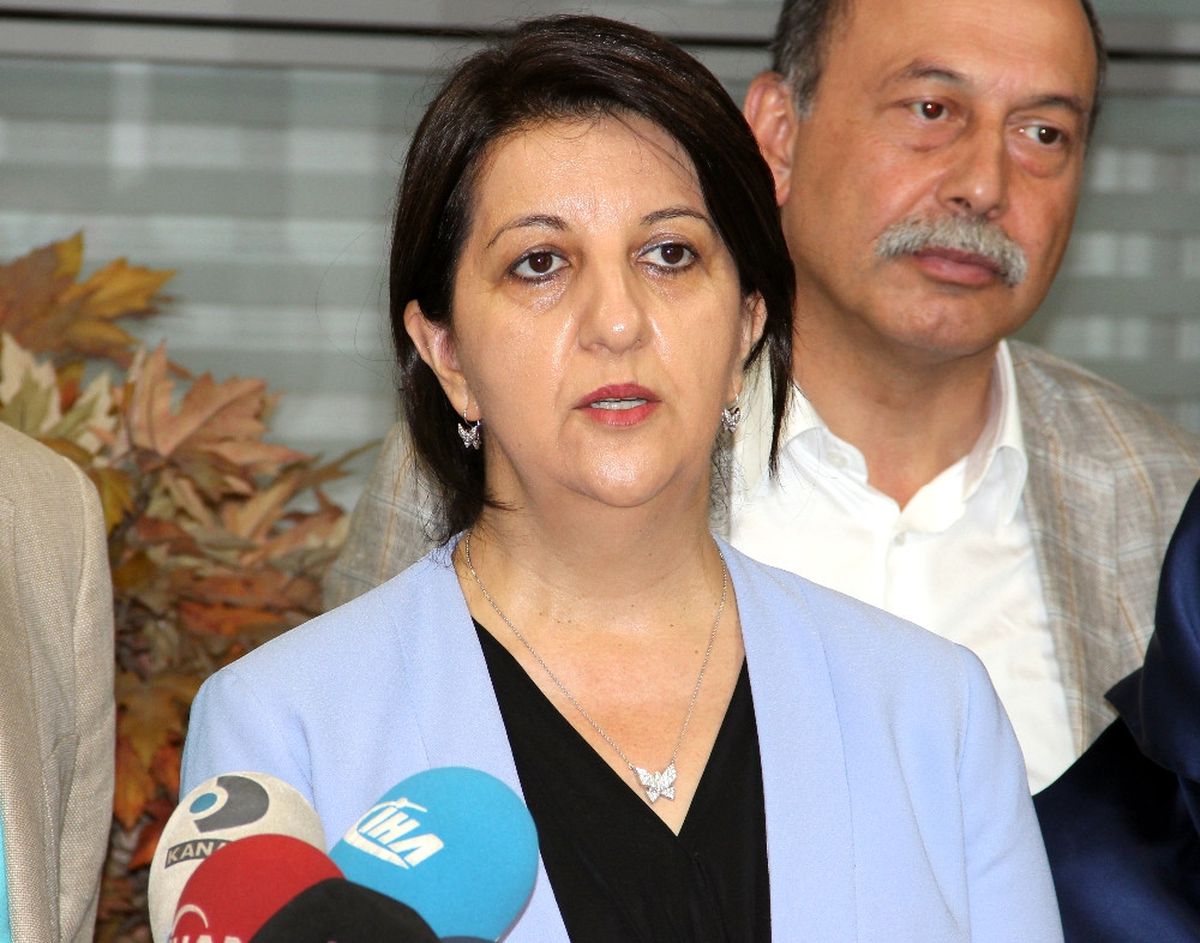 Dha Yurt - Hdp'li Pervin Buldan Diyarbakır'da Polis Eşliğinde Adliyeye Getirildi