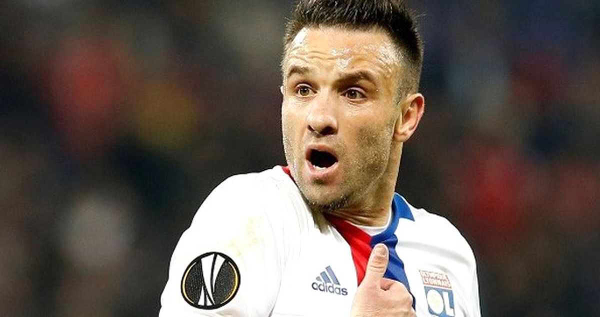 Fenerbahçeli Valbuena, Türk Bayrağı Yerine Tunus Bayrağı Paylaştı