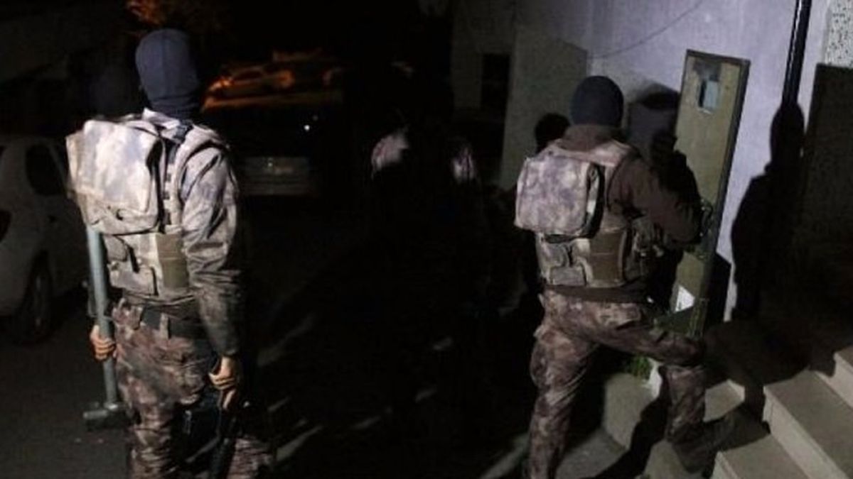FETÖ'nün Gaybubet Evlerine Operasyon: 11 Gözaltı