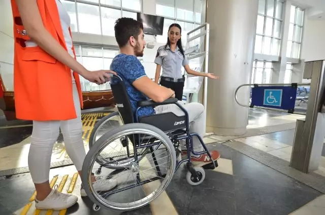İzmir'de 45 Kırmızı Bayrak Gururu