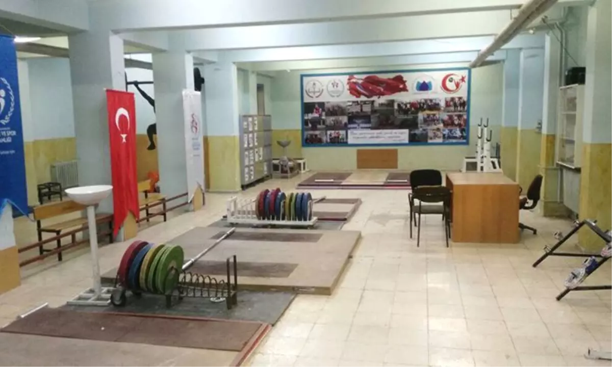 15 Temmuz' Halter Salonu Hizmete Açıldı