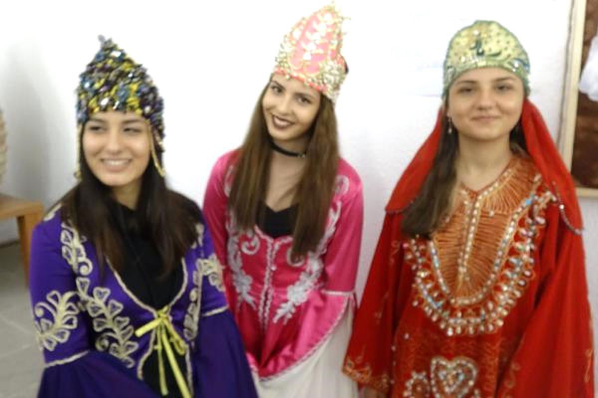 Baş Bağlama Anadolu Kadınının Dili