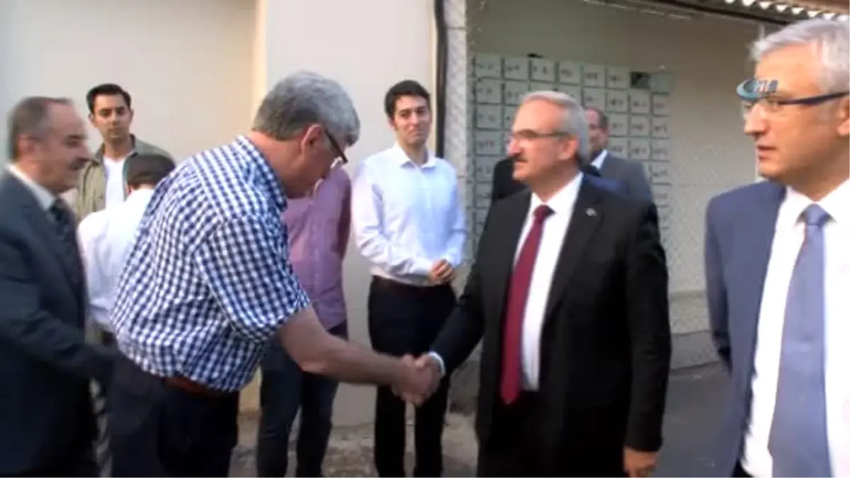 Antalya Valisi Cezaevinde Hükümlülerle İftar Açtı