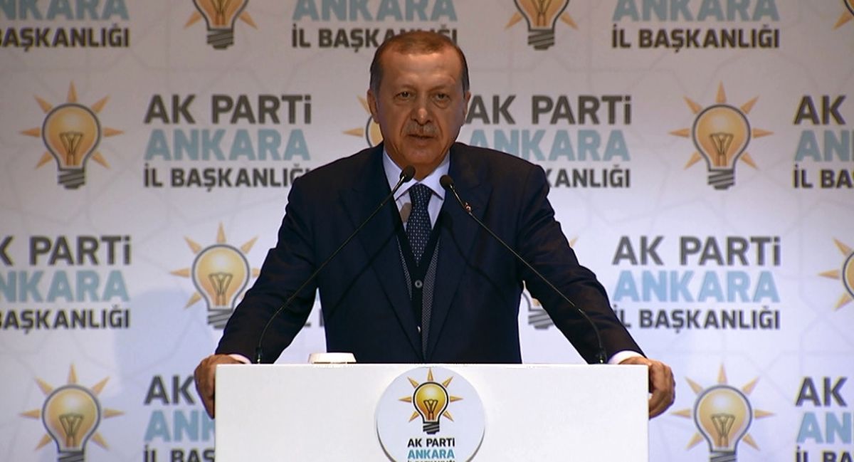 Cumhurbaşkanı Erdoğan'dan Partililere Tevazu Uyarısı