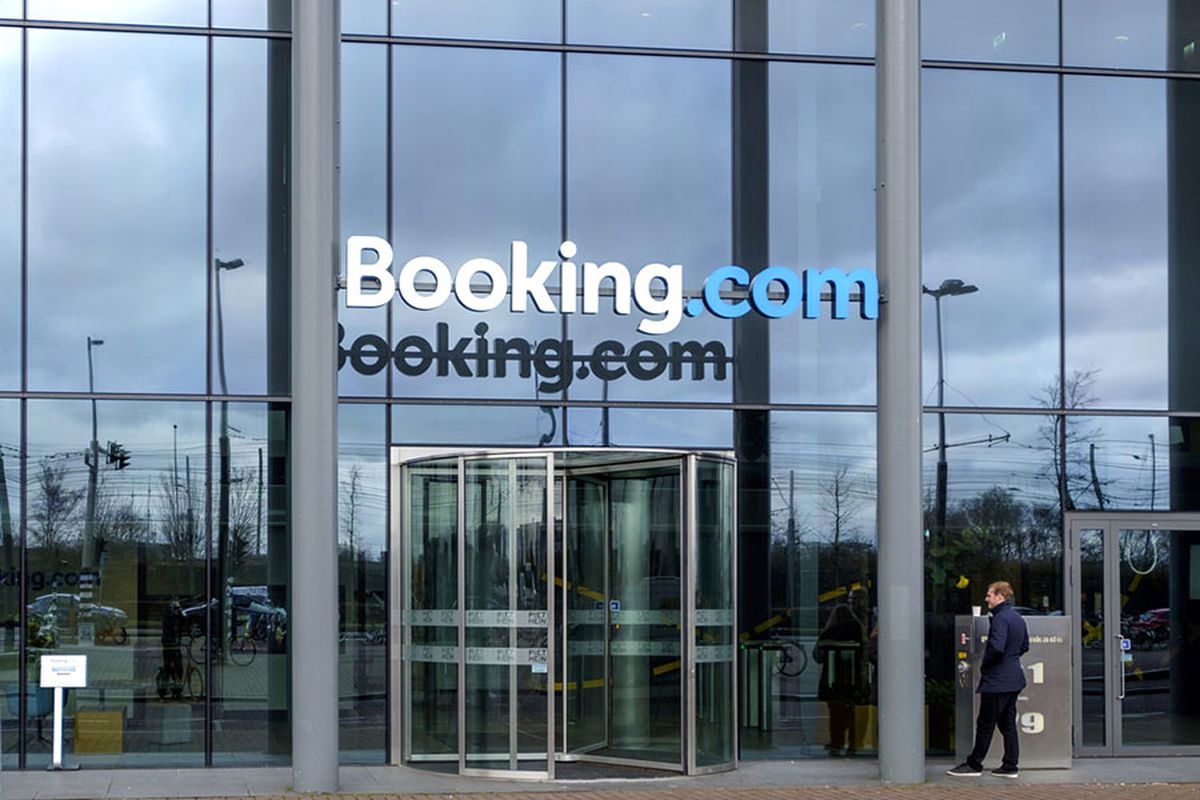 Ekonomi Bakanı Zeybekci, Booking Yetkililileriyle Görüşecek