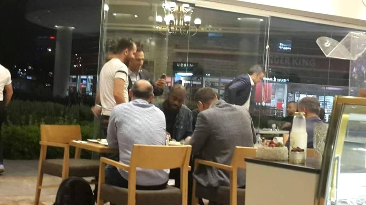 Evkur Yeni Malatyaspor'un Yeni Transferi Farnolle, İstanbul'da İmzayı Attı