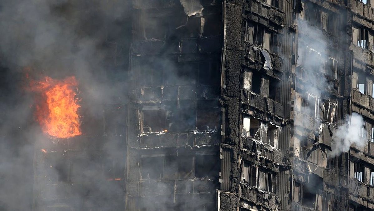 Londra'da Alev Alev Yanan 24 Katlı Binadan Acı Haber: En Az 6 Ölü Var