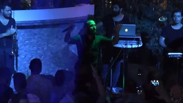 Berkay 'İnşallah Eşim Ben Sahnedeyken Doğum Yapmaz' Berkay 'İnşallah Eşim Ben Sahnedeyken Doğum Yapmaz'