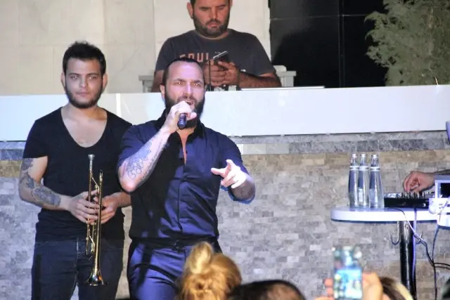 Berkay 'İnşallah Eşim Ben Sahnedeyken Doğum Yapmaz' Berkay 'İnşallah Eşim Ben Sahnedeyken Doğum Yapmaz'