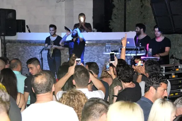 Berkay 'İnşallah Eşim Ben Sahnedeyken Doğum Yapmaz' Berkay 'İnşallah Eşim Ben Sahnedeyken Doğum Yapmaz'