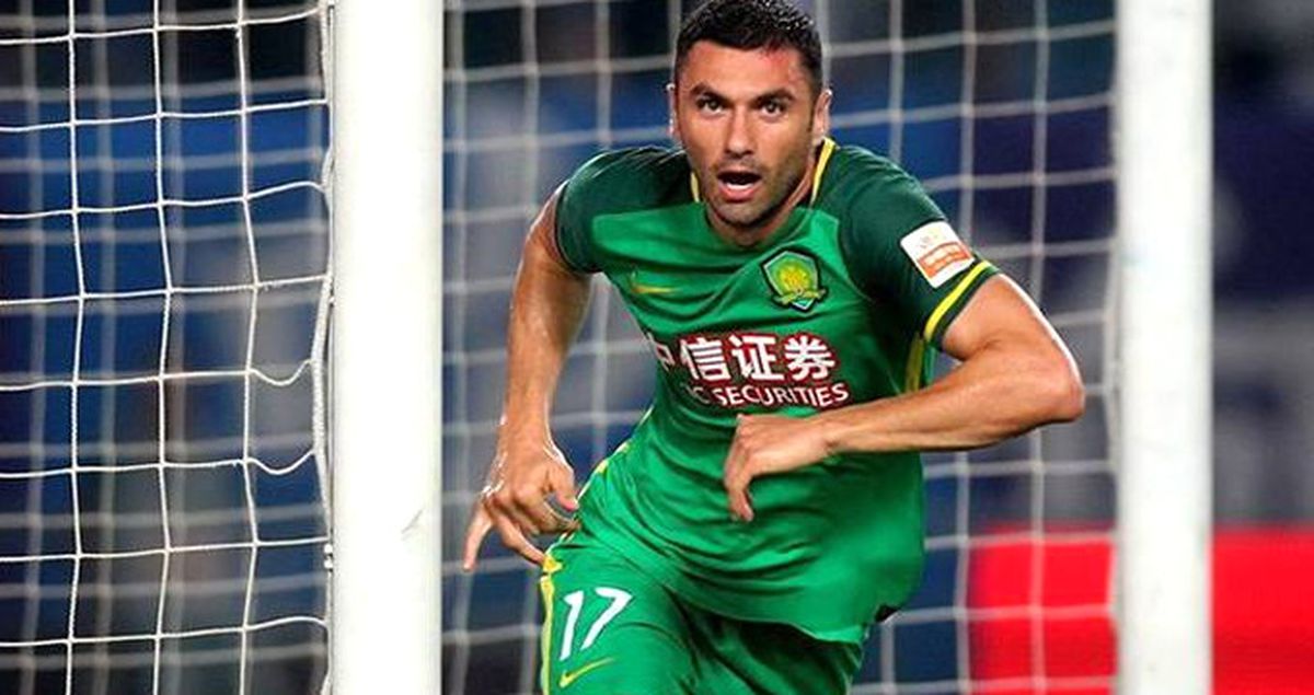 Beşiktaşlı Taraftarlar, Fenerbahçe Maçında 'Hırsız Burak Yılmaz' Diye Bağırdı