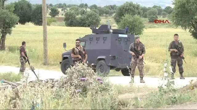Diyarbakır - Kulp'a Bağlı 25 Köyde Sokağa Çıkma Yasağı Ilan Edildi Diyarbakır - Kulp'a Bağlı 25 Köyde Sokağa Çıkma Yasağı Ilan Edildi