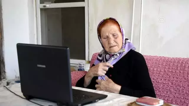 Şefika Nine, 85 Yaşında Üçüncü Kitabını Yazdı Şefika Nine, 85 Yaşında Üçüncü Kitabını Yazdı