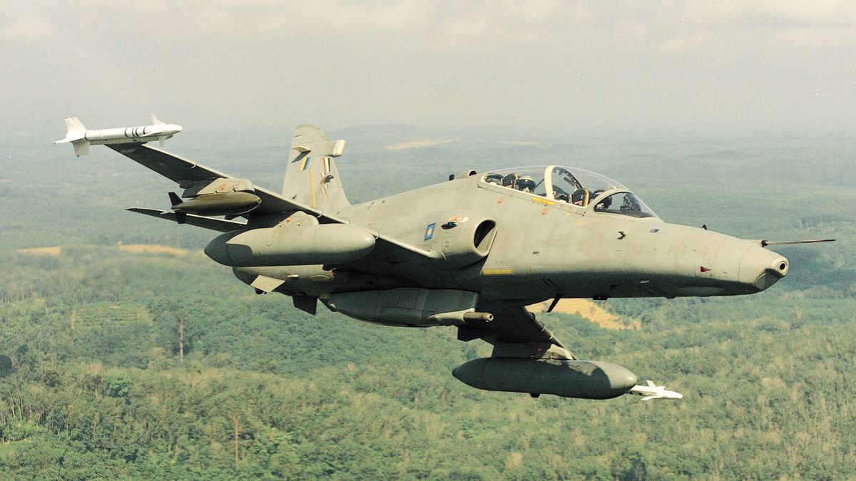 Malezya'da Kaybolan Savaş Uçağının Pilotları Ölü Bulundu