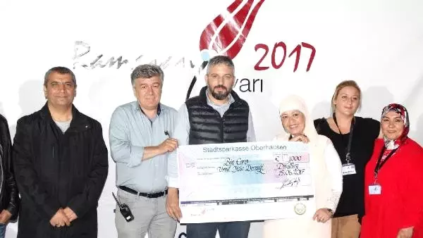 Almanya'da Türk Esnaftan Umut Yolu Derneği'ne Bağış Almanya'da Türk Esnaftan Umut Yolu Derneği'ne Bağış