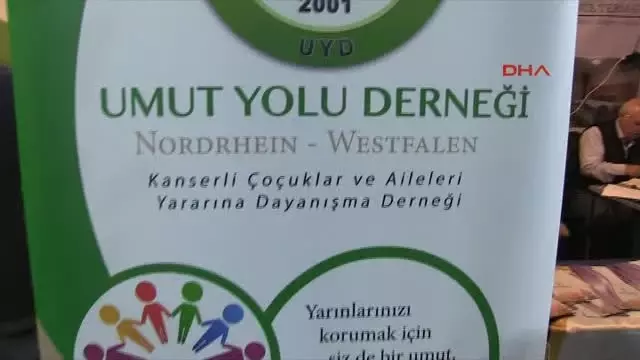 Almanya'da Türk Esnaftan Umut Yolu Derneği'ne Bağış Almanya'da Türk Esnaftan Umut Yolu Derneği'ne Bağış