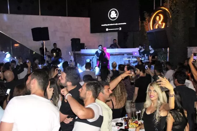 Berkay 'İnşallah Eşim Ben Sahnedeyken Doğum Yapmaz' Berkay 'İnşallah Eşim Ben Sahnedeyken Doğum Yapmaz'