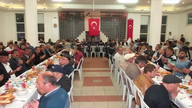 Çay Belediyesinden İlçe Halkına İftar Çay Belediyesinden İlçe Halkına İftar